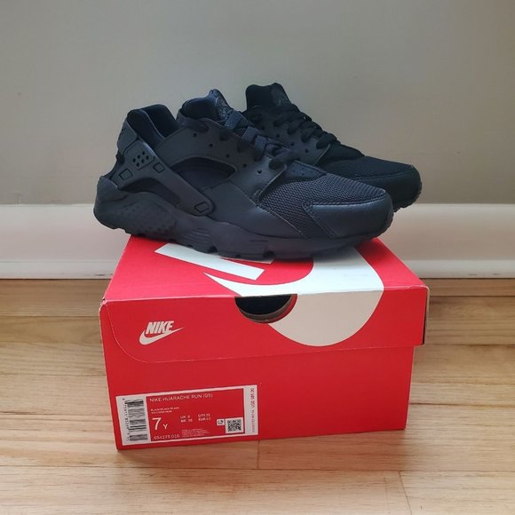 Nike Shoes - Nike Hurache All Black